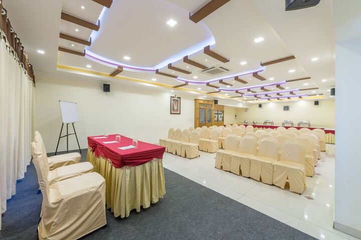 Ballroom/Hall 35 of 41