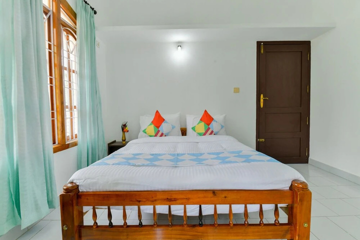 Room 5 of 14