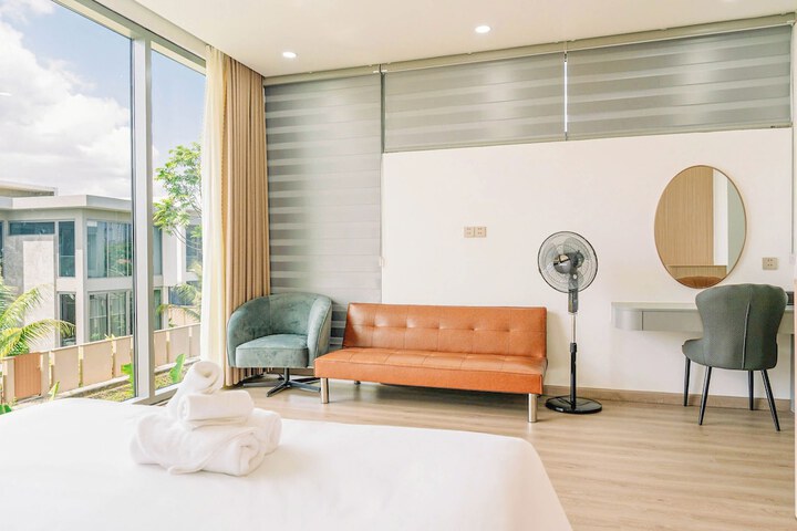 Room 30 of 168