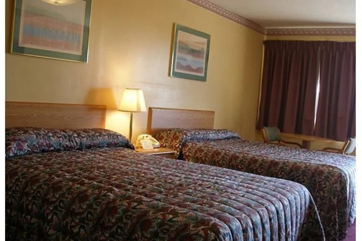 Room 5 of 6