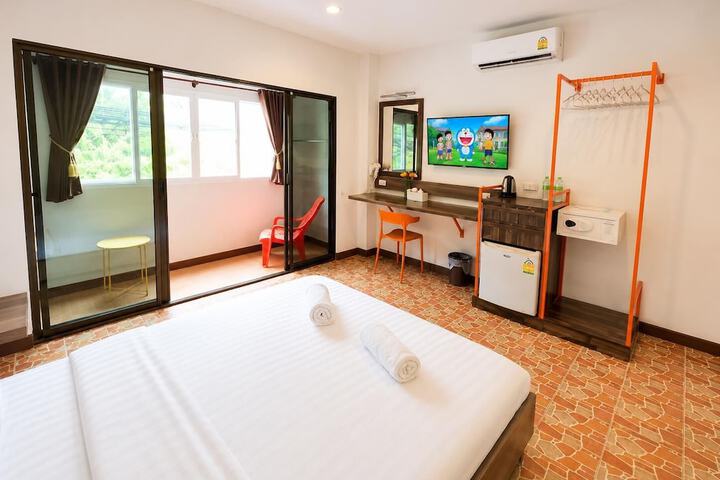 Room 32 of 77