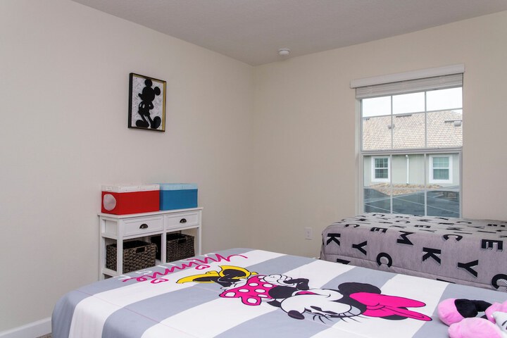 Room 33 of 58