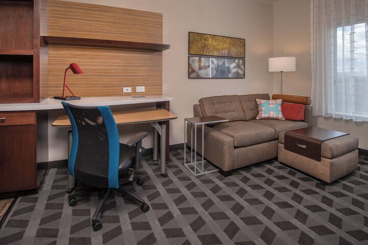 Room 11 of 38