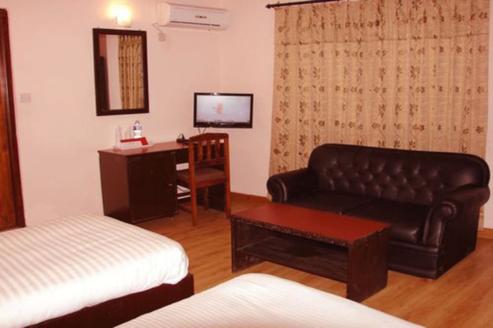 Room 11 of 25