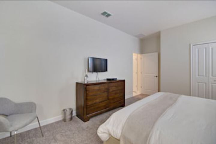Room 34 of 34