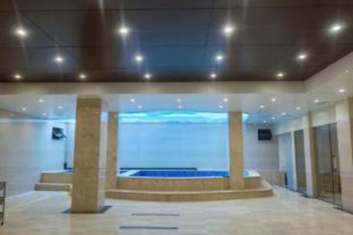 Xinlong Hotel