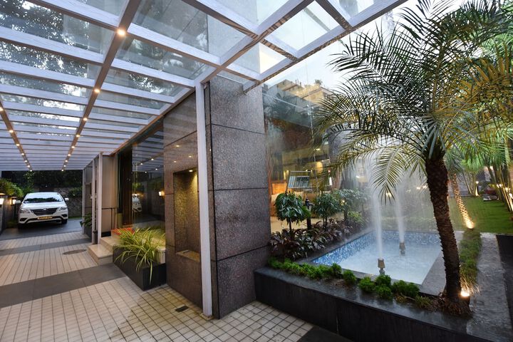 Hotel Exterior 150 of 151