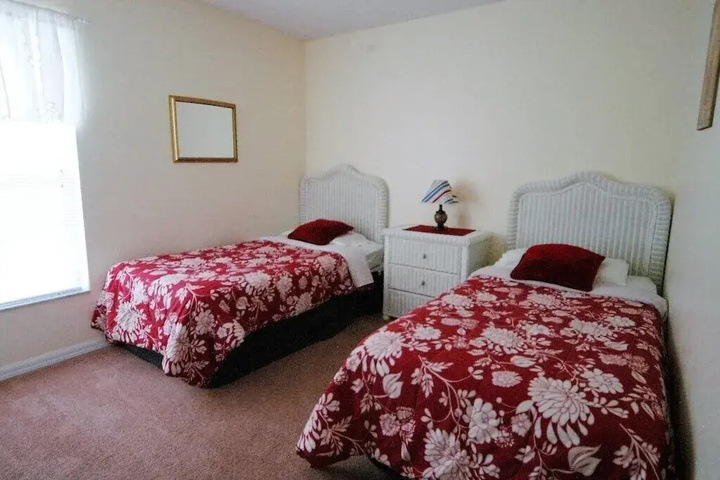 Room 6 of 27