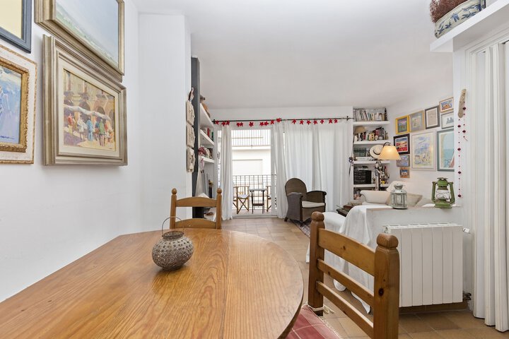 Room 5 of 13