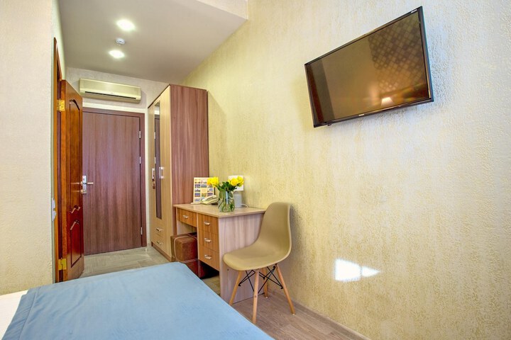 Room 48 of 67