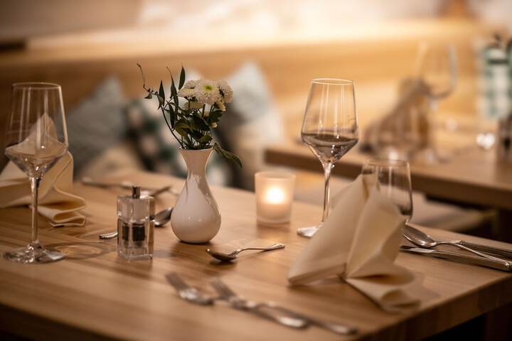 Dining 78 of 86