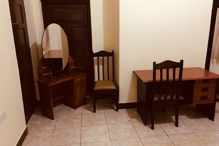 Room 7 of 10
