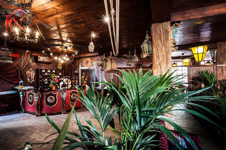 Entrance & Lobby