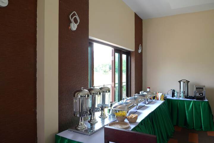 Dining 56 of 91