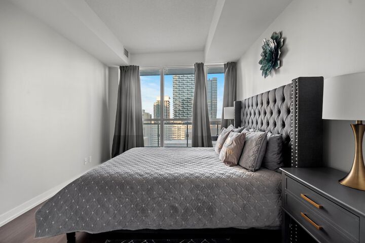 Room 50 of 242