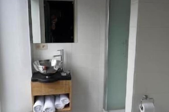 Room 16 of 29