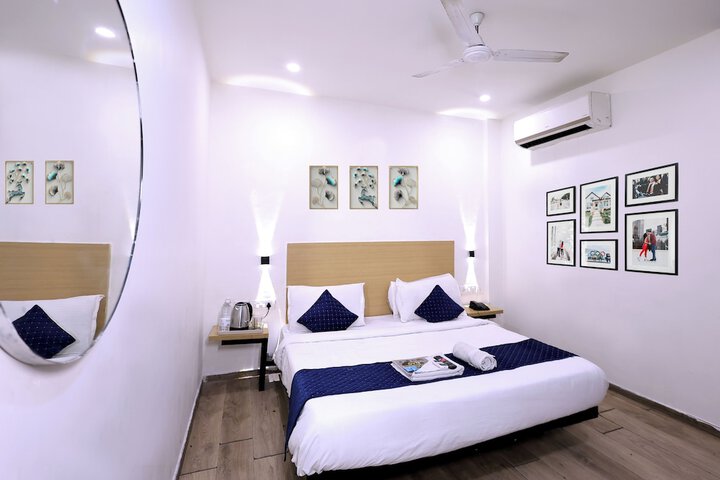 Room 9 of 22