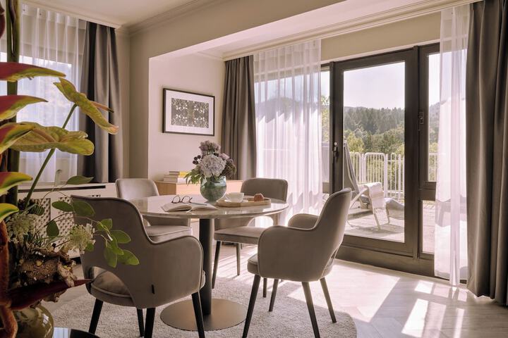 Room 21 of 77