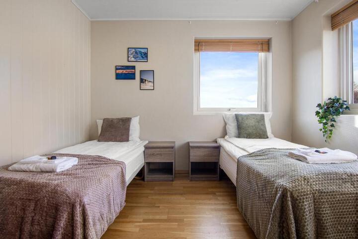 Cozy Studio Close to City Kitchen & Parking