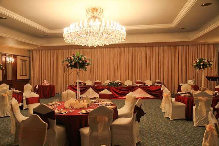 Ballroom/Hall 65 of 82