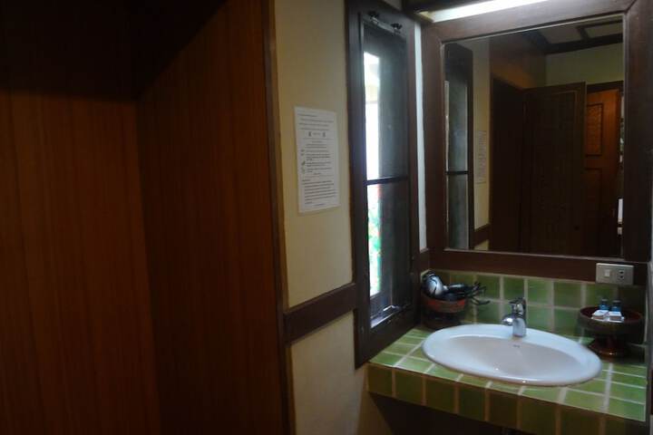 Room 30 of 86