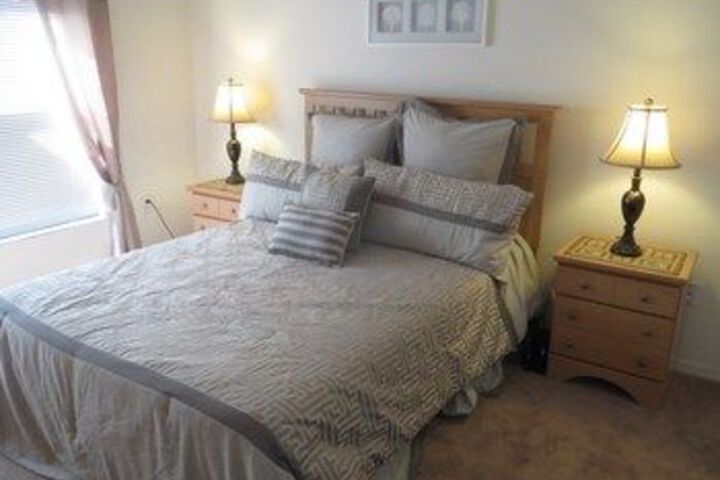Room 5 of 8