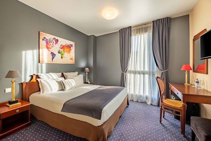 Room 7 of 38