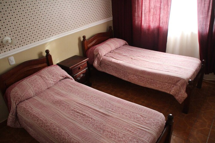 Room 5 of 18