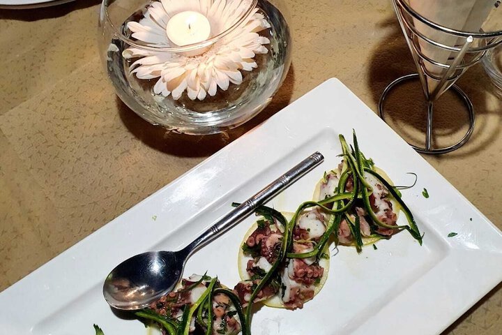 Dining 21 of 54