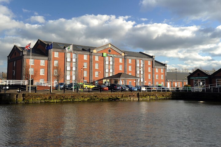 Hotel 74 of 76
