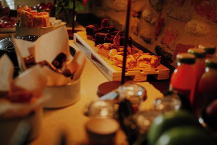 Breakfast/Coffee Service 68 of 101