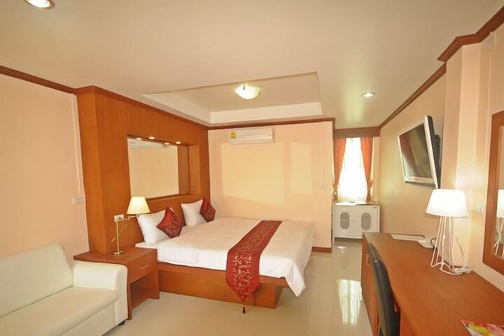 Room 4 of 43