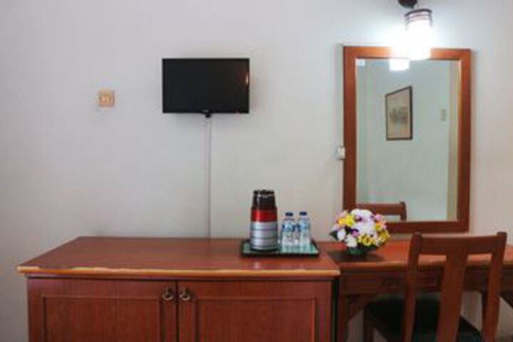 Room 11 of 27