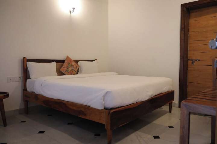 Room 10 of 36