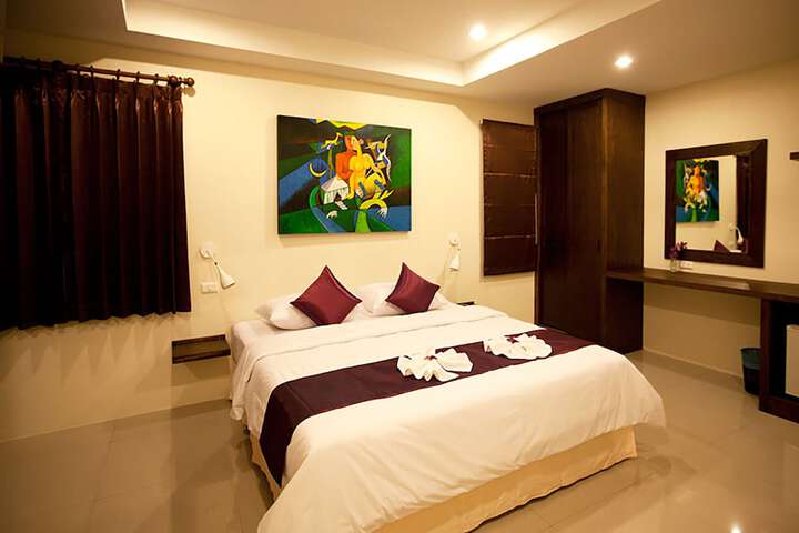 Room 4 of 52