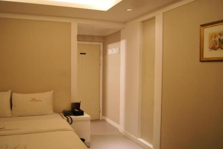 Inside Room Photo