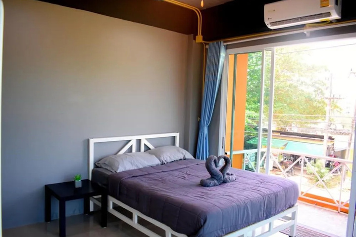 OYO 986 The Studio Kohchang