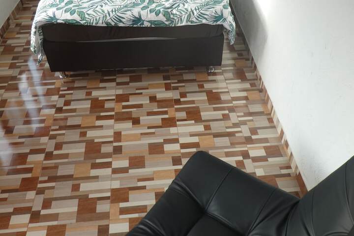 Room 3 of 25