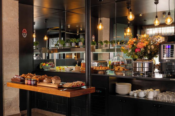 Breakfast buffet