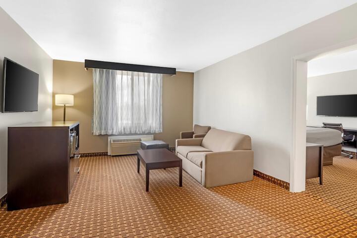 Room 45 of 62