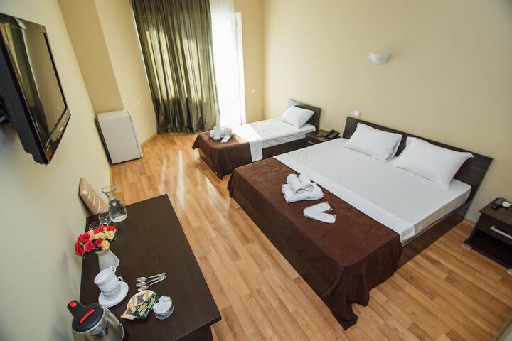 Room 15 of 48