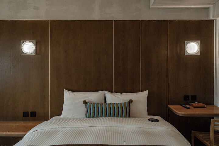 Room 43 of 199