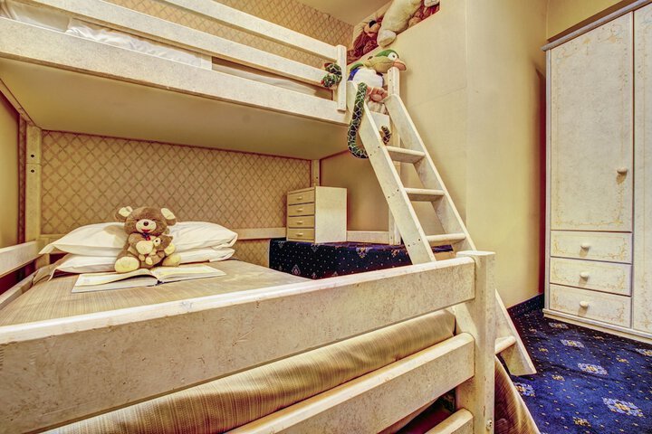 Room 19 of 54