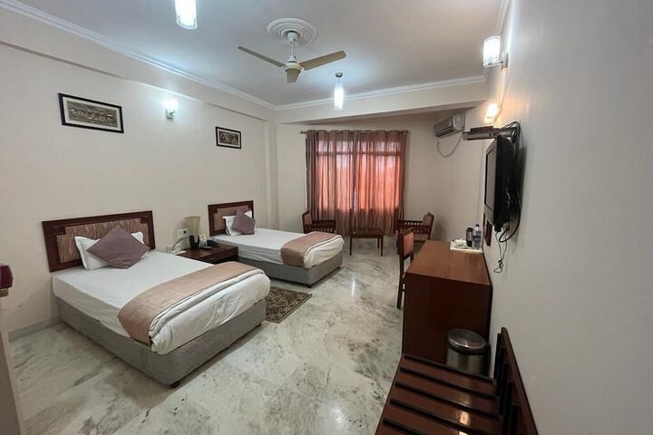 Room 5 of 29
