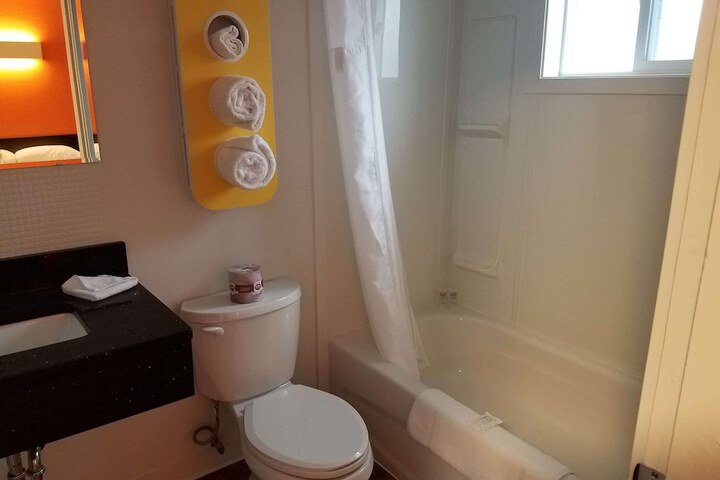Room 62 of 69