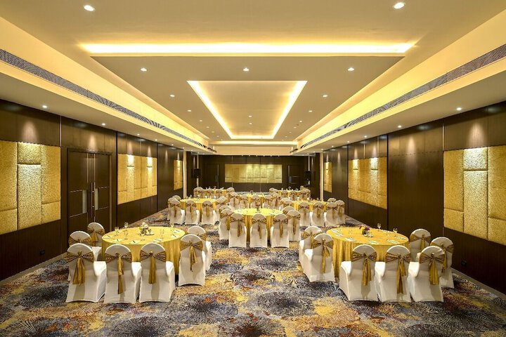 Ballroom/Hall 52 of 63