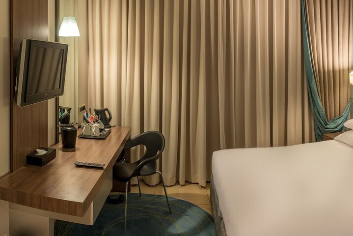 Room 13 of 72