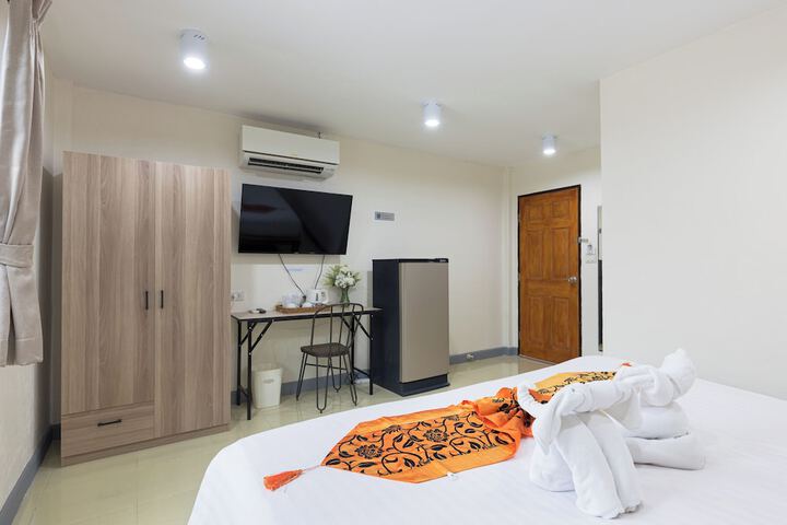 Room 10 of 27