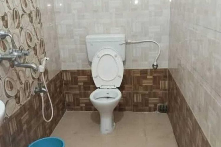 Room 8 of 15