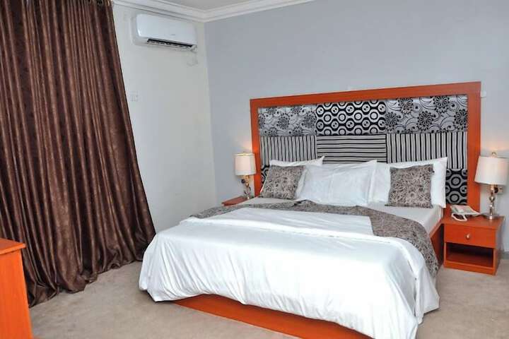 Room 21 of 49